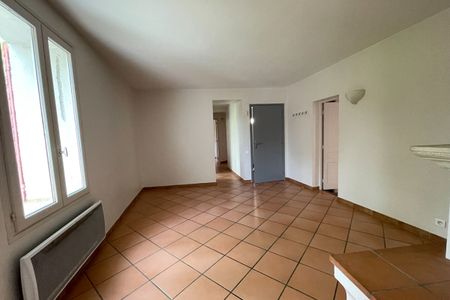 AIX EN PROVENCE LOT 4 - Aix Pont de L'Arc T4 de 78 m2 à la campagne - Photo 3