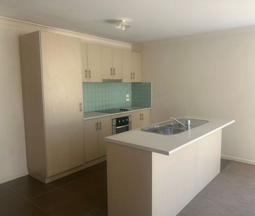 Spacious 4 Bedroom Home - Photo 3