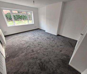 3 bedroom end of terrace house to rent - Photo 3