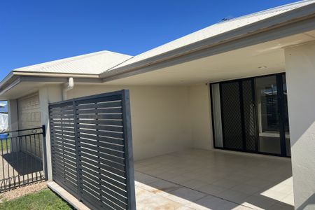MODERN HOME NESTLED IN A QUIET SPOT AT THE END OF A CUL DE SAC - Photo 3