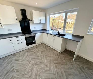 3 bedroom semi-detached house to rent - Photo 4