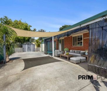 “Discover Your Well-Kept Family Haven in a highly regarded location... - Photo 6