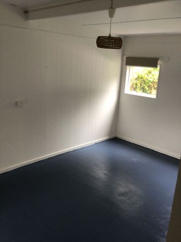 Charming Two–Three Bedroom Home in Peaceful Rhyll Location - Photo 3