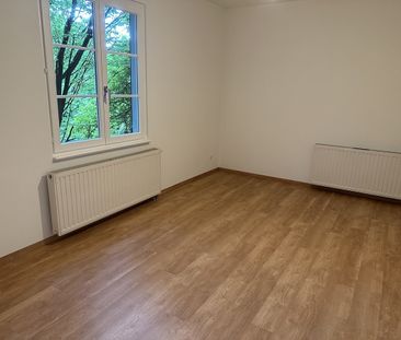 Sehr schöne und helle 3,5-Zimmer-Wohnung in wunderschönem Altbau in... - Photo 3