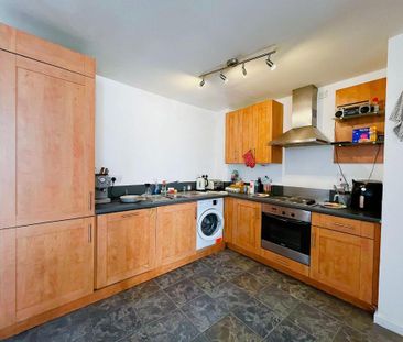 2 bedroom flat to rent - Photo 5