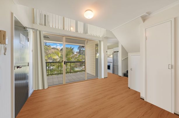 CONVENIENT TO QUT AND ROYAL BRISBANE HOSPITAL, Location is Everything! - Photo 1