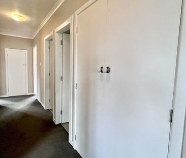 3 Bedrooms on Hillview Ave - Photo 5