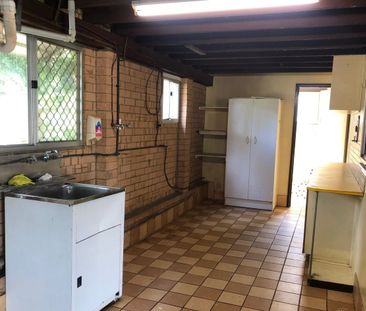 Generous Family Living with Rumpus, Patio & Side Access - Photo 5