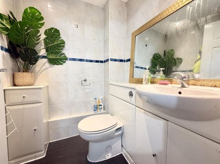 3 Bedroom House To Let - Photo 3