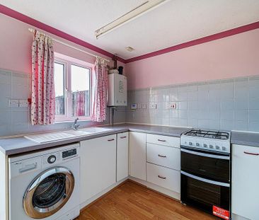 2 bedroom semi-detached house to rent - Photo 5