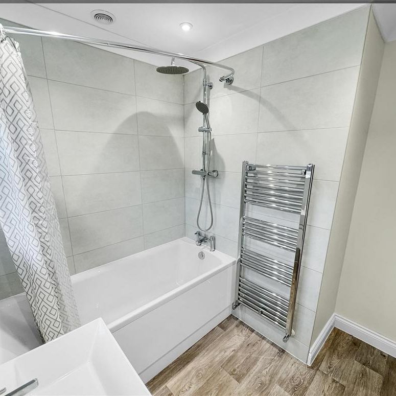 3 bedroom detached bungalow to rent - Photo 1