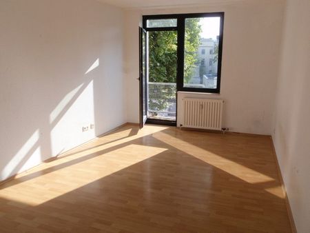 Hier lässt es sich aushalten: günstige 1-Zi.-Single-Wohnung - Foto 2