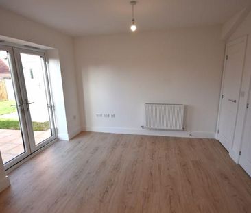 3 bedroom semi-detached house to rent - Photo 1