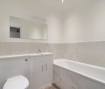 Surrey House, Hersham Village - Photo 5