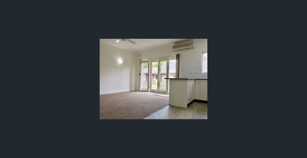 Convenient Location! walk to transport and shops, sunny balcony! - Photo 1