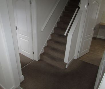 Crescent Road, Marland, Rochdale - Photo 2