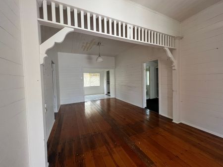 2/40 Arthur Street, Mount Pleasant - Photo 2