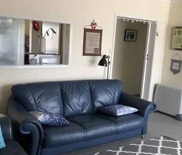 Charming Howick 2BR Home - Photo 2