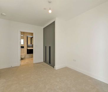 A stylish and brand new two bedroom apartment with private balcony ... - Photo 3