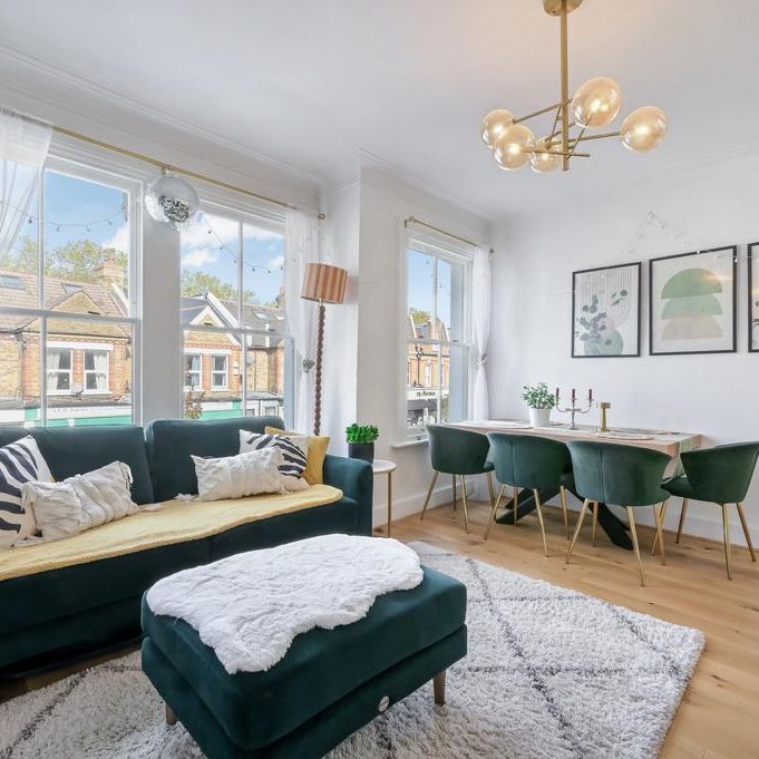 3 bedroom flat to rent - Photo 1