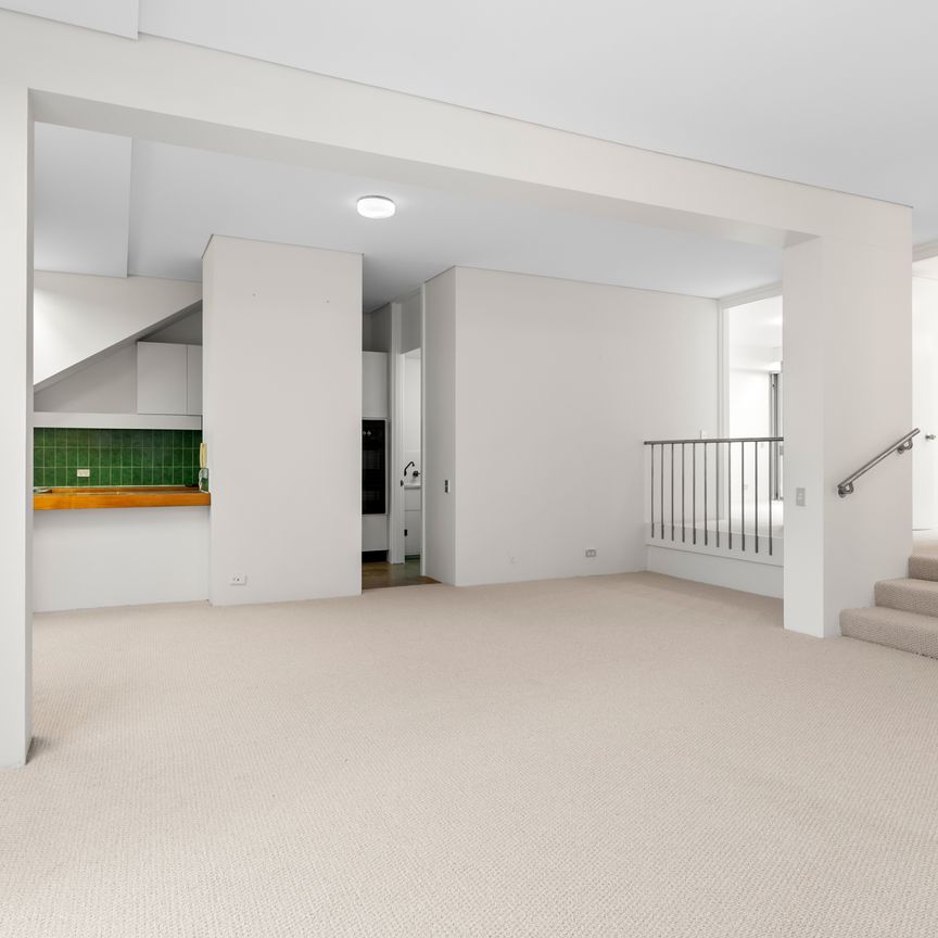 Three-Bedroom Apartment in Blue Dome! - Photo 1