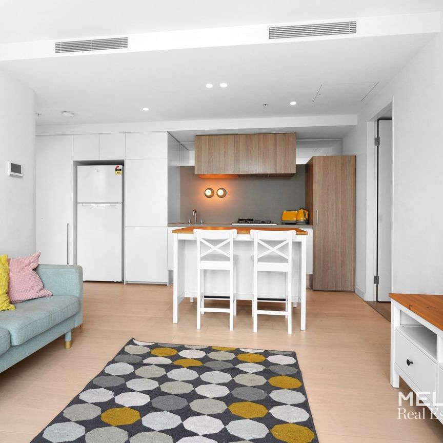 STYLISH APARTMENT IN THE CBD - FURNISHED - Photo 1