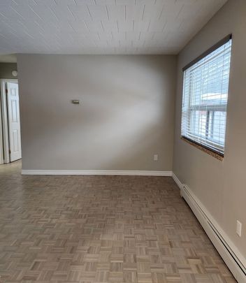 9 Queen Street, Barrie - Photo 1