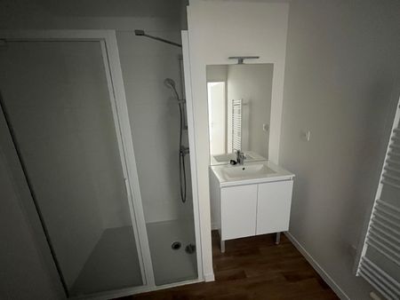 Location Appartement 1 pièce 22m² MERIGNAC 33700 - Photo 3