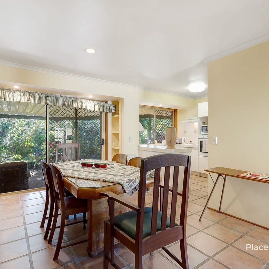Relaxed Family Living in Prime Sunnybank Hills Pocket - Photo 1
