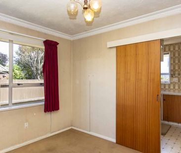 Spacious Unit - Photo 5