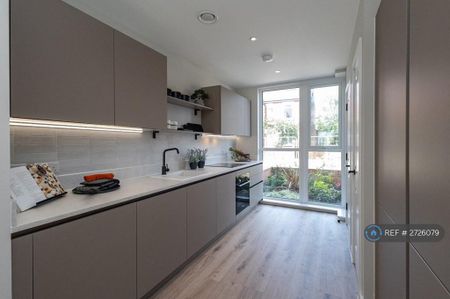 4 bedroom terraced house to rent - Photo 5