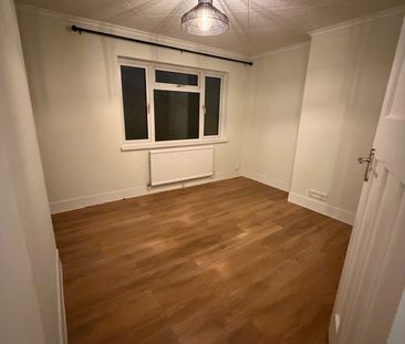 2 Bed Terraced House, Dalton Avenue, CR4 - Photo 5