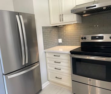 For Lease - 33 Bentworth Avenue Unit# Main, Toronto, Ontario - Photo 2