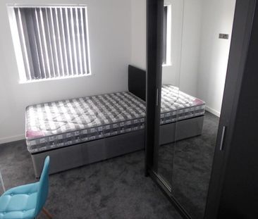 5 bedroom terraced house to rent - Photo 4