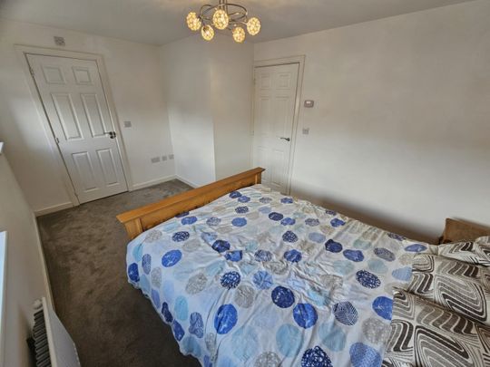 3 bed Detached - To Let - Photo 1