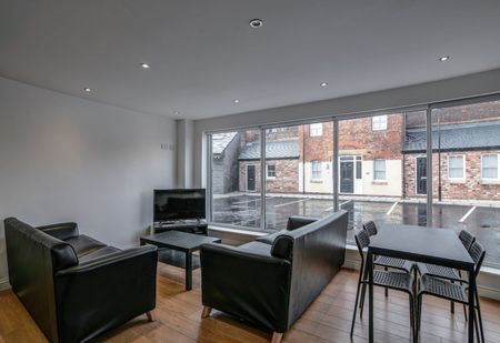 7 Bed Flat, Stonemasons Close, L7 - Photo 4
