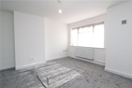 Clyfford Road, Ruislip, HA4 6PS - Photo 4