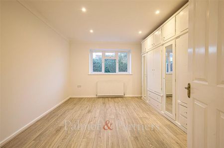 4 bedroom link detached house to rent - Photo 5