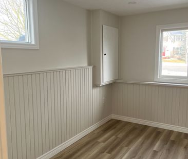 For Lease - 353 Imperial Road, Guelph, Ontario - Photo 6