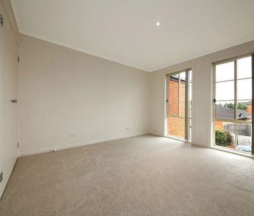 MODERN THREE BEDROOM TOWNHOUSE IN WELL PRESENTED COMPLEX - Photo 5