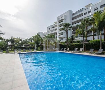 3 room luxury Flat for rent in Marbella, Spain - Photo 4