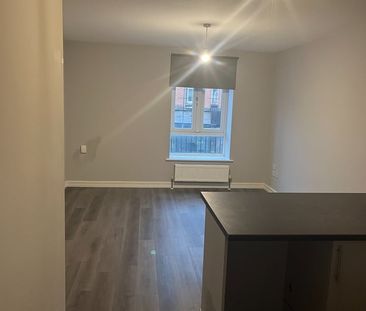 2 Bed Flat, Holme Lane, S6 - Photo 1