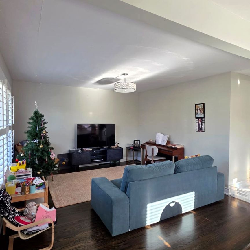 For Lease - 621 Wychwood Street, Oshawa, Ontario - Photo 1