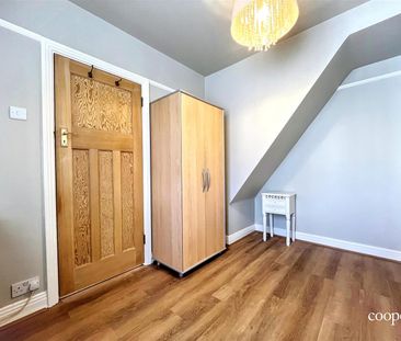 3 bedroom bungalow - semi detached - Photo 4