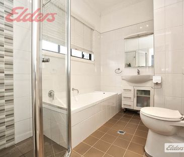 Modern Three Bedroom Townhouse - Photo 4