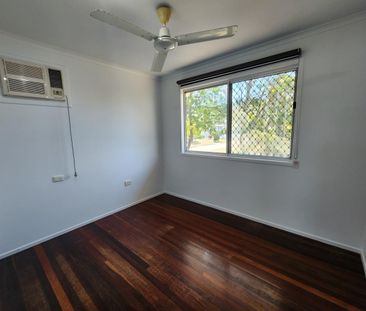 Handy Location – Close to Everything - Photo 2