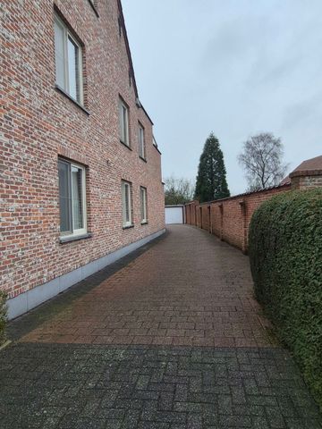 Appartement op de 2de verdieping in hartje Sint-Lenaarts met ruim terras, garage en gemeenschappelijke fietsenstalling - Photo 5