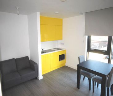 Studio to rent - Photo 1