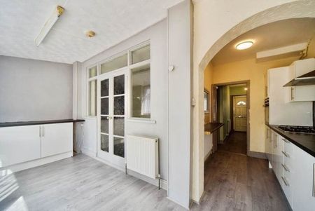 3 Bed Detached House, Lawrence Avenue, E12 - Photo 4