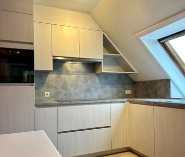 Gezellig Duplexappartement met garagebox in centrum Zulte - Photo 3